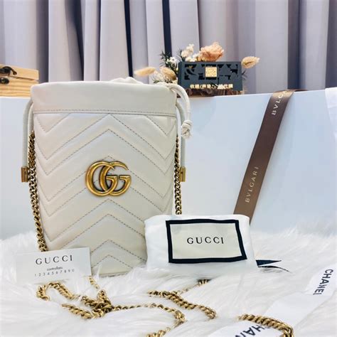 gucci mini 水桶 包|Gucci的這款Mini水桶包，裝下了滿滿一袋少女心！ .